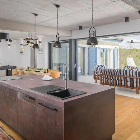 Дом отдыха Gorgeous In With Kitchen *